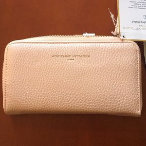Adrien Vittadini charging wallet
